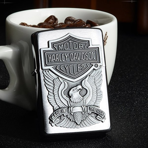 ZiPPO Harley Davidson tại cửa hàng ZiPPO Hòa Bình